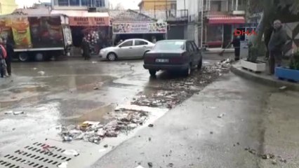 İzmir 15 Dakikalık Sağanak Yağış Hayatı Olumsuz Etkiledi