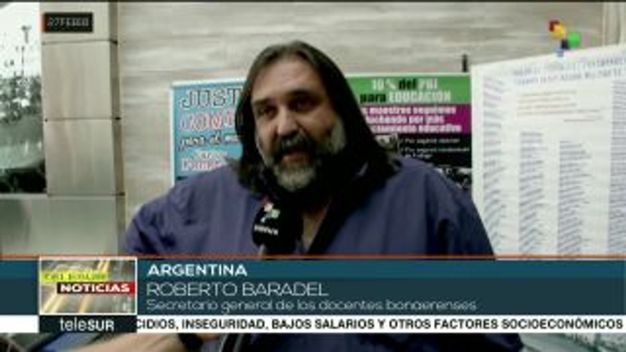 Docentes argentinos irán de paro en contra del techo salarial