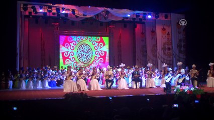 Kırgızistan Kadınlar Kongresi 25. yılını kutladı - BİŞKEK