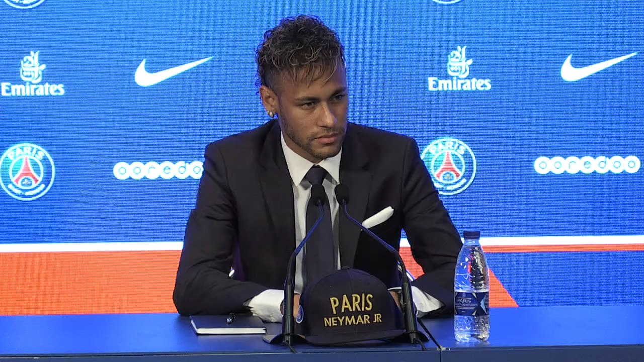 Neymar vai ser operado no Brasil