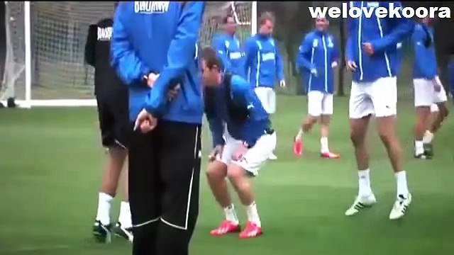 عندما يضرب البرق ملاعب كرة القدم اثناء المبارات لحظات خطيرة و مجنونة !!