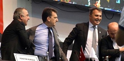 "Mini Mini Bir Kuş Donmuştu" Şarkısı, Beşiktaş'ta Kavga Çıkardı