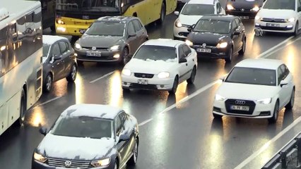 Kar yağışı etkili oldu - İSTANBUL