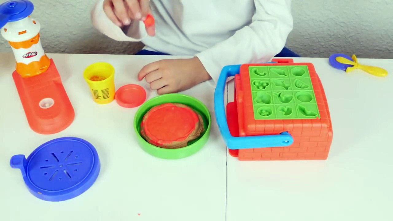 JEU - LA PIZZERIA - Les Bonnes Pizzas de Swan ! - Pâte à modeler Play Doh Twirl N Top Pizza Shop