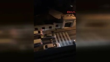 Download Video: Otomobil Hırsızları Ortalığı Birbirine Kattı; Polis Defalarca Ateş Açarak Durdurdu