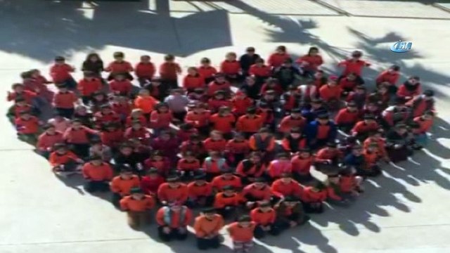 Miniklerden Mehmetçik'e kalpli destek