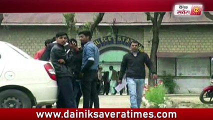 ABVP और SFI छात्र गुट भिड़े आपस में , पुलिस ने मामला शांत करवाया