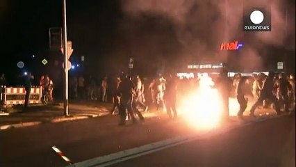 Germany: stones thrown at migrant buses entering Heidenau shelter