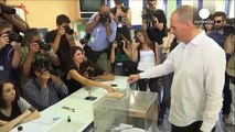 Greece: Mixed reception for Varoufakis as he votes in referendum