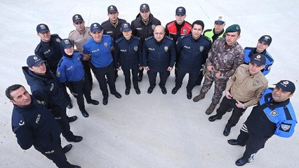 Emniyette Teşkilatı Yeni Üniformalarını Giymeye Başladı