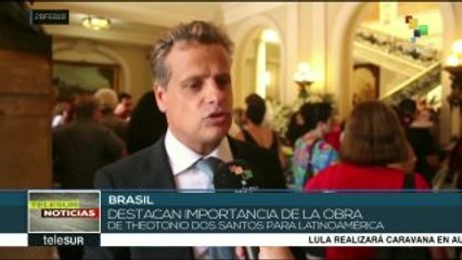 Brasil: rinden homenaje al intelectual Theotonio dos Santos