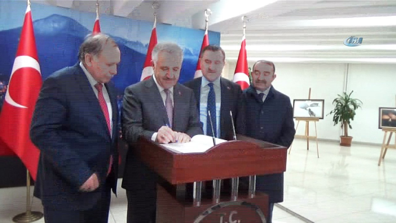 Bakan Ahmet Arslan, 'Her sene 50 kilometre uzunluğunda tünel bitiriyoruz'