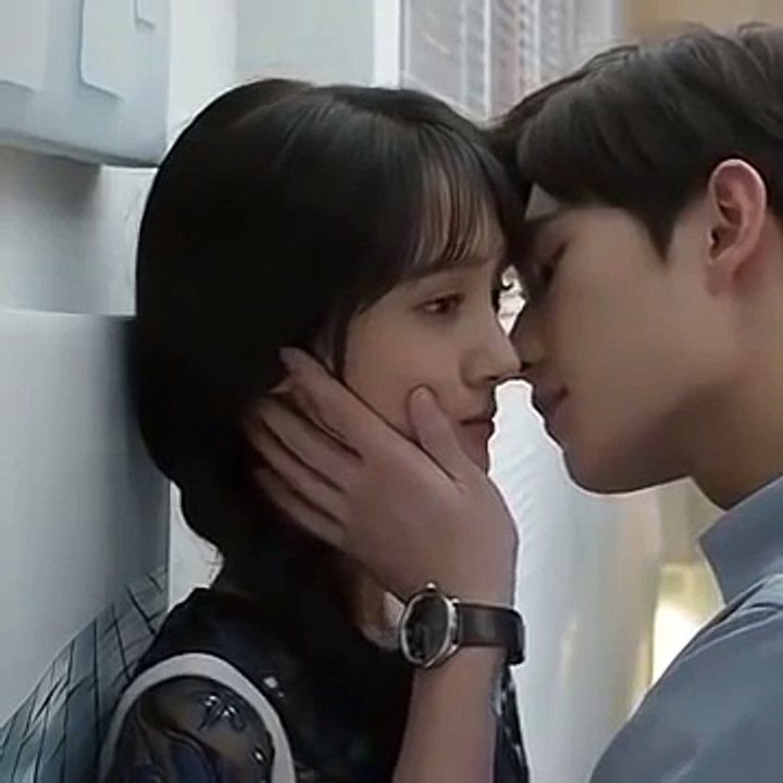 Kissing Scene | Whatsapp Status Lyrics | Sad Romantic Love Story | Hot | New Songs 2018.