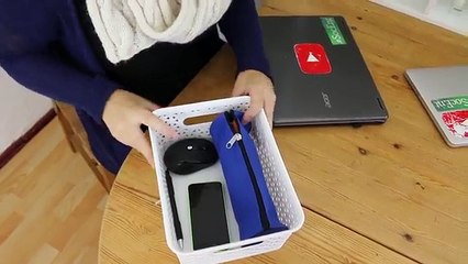 DESK TOUR & ORGANIZATION | Simple & Clutter-Free