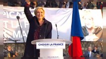 Le Pen imputada por publicar fotos del grupo Estado Islámico en Twitter