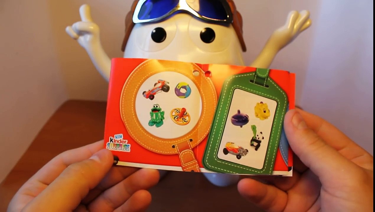Распаковка большого яйца Kinder (Киндер) сюрприз, Киндер Сюрприз