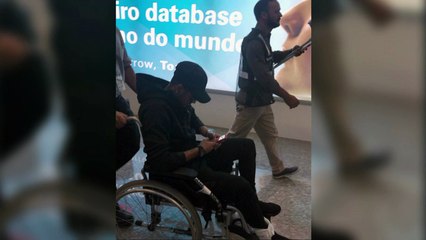 Neymar arrives in Brazil for foot surgery