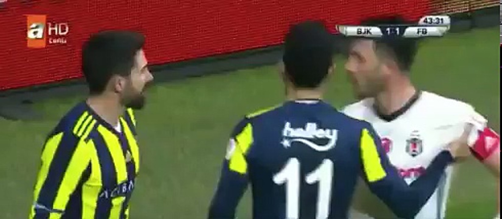 Alper Potuk bu pozisyonda 2. sarı karttan kırmızı kart gördü