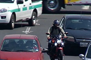 Modificarían ordenanza de dos personas en moto en Guayaquil