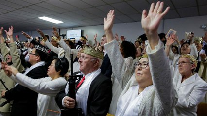 US church holds blessing ceremony for couples with AR-15 rifles