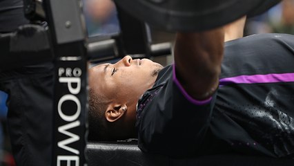 Top prospect Saquon Barkley puts up 29 reps (unofficial) on bench press