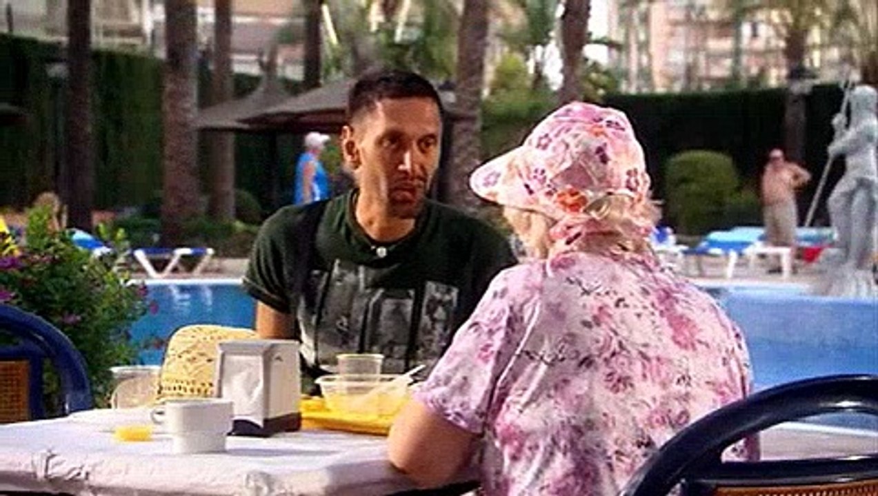 Benidorm S03E03 E 3