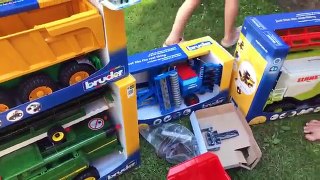BRUDER TOYS Traktor Combine harvester - Live UNBOXING | Kids videos |
