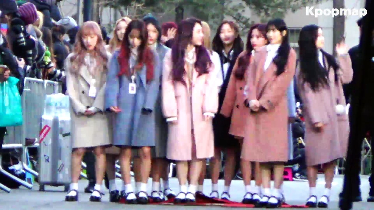 180302 WJSN (우주소녀) arriving at Music Bank @Kpopmap