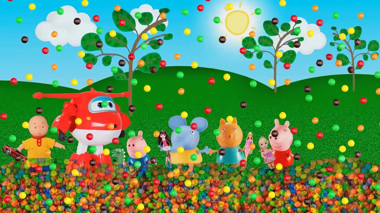 Peppa Pig chuva de M&M chocolate M&Ms spider man Caillou baby alive dinossauro portugues