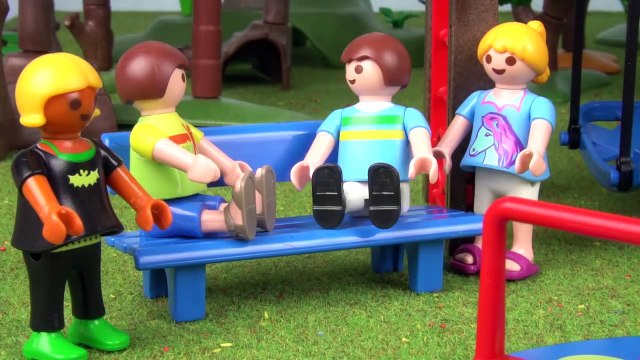 VERLIEBTE PRÜGELN sich auf SPIELPLATZ - FAMILIE Bergmann #73 | Staffel 2 - Playmobil Film deutsch