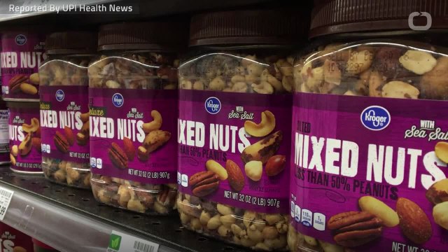 Eating Nuts Helps Colon Cancer Patients