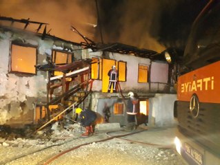 3 Ev, 1 İşyeri Yandı