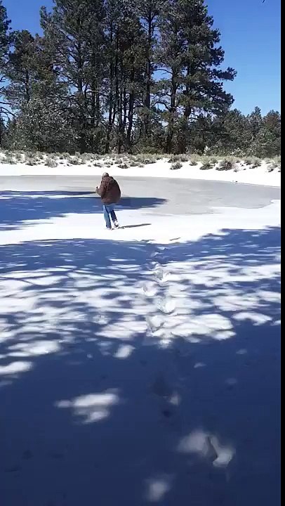 Marcher sur un lac gelé... idée brillante... vraiment ?