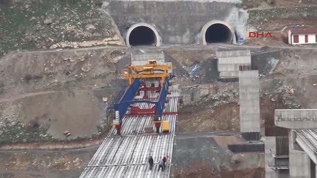 Şırnak'ta 4 Cumhurbaşkanı, 7 Başbakan, 16 Bakan ve 11 Vali Eskiten Şırnak-Cizre Yolu Haziran'da...