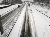 Pagaille sur les routes à cause de la neige : l'A43 bloquée en Savoie