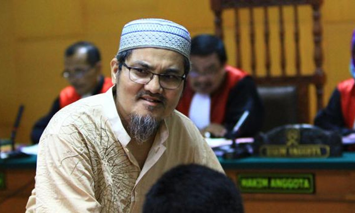 Jonru Divonis 1 Tahun 6 Bulan Penjara