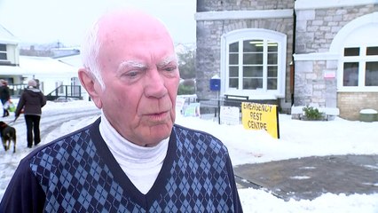 Mayor sets up emergency centre amid snow