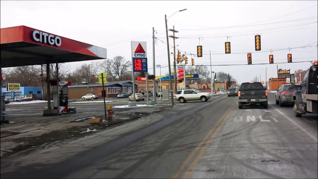 DETROIT WEST SIDE HOOD ON A WINTER DAY