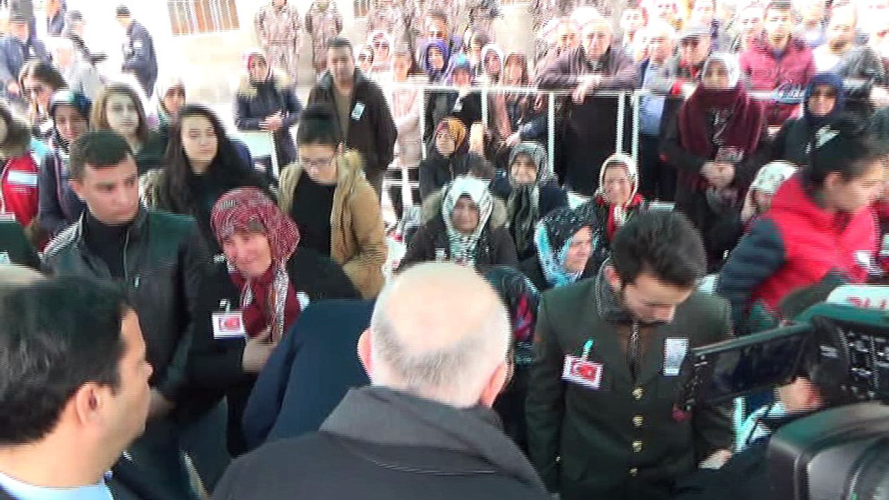 Ispartalı binler şehidini uğurladı