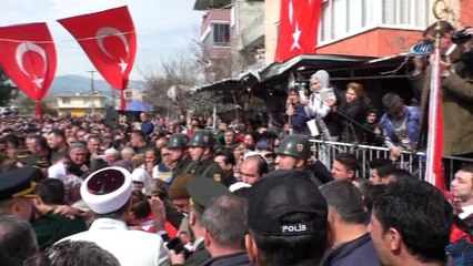 Şehit Uzman Çavuş için baba ocağında helallik alındı