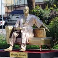 Une statue d'Harvey Weinstein sur Hollywood Boulevard