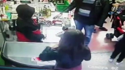 Anne ile 2 çocuğunun hırsızlıkları kamerada