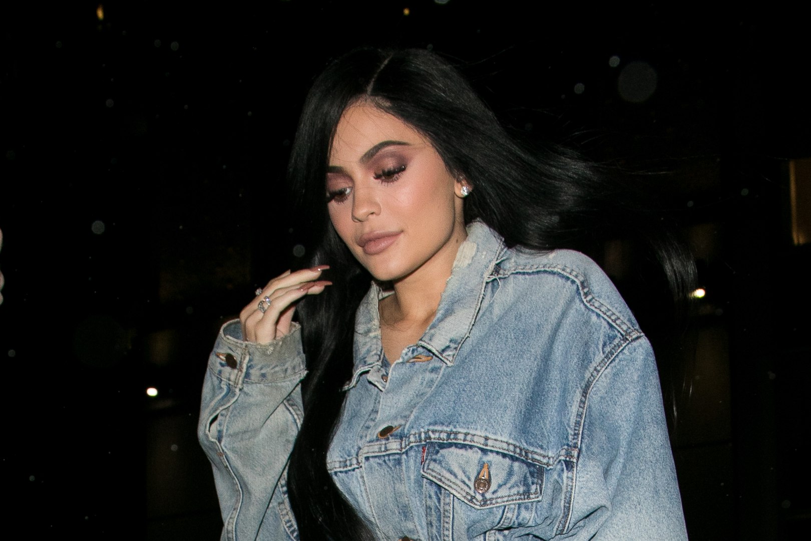 ⁣Kylie Jenner and Travis Scott Celebrate Stormi's One Month!
