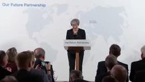 Theresa May: A labda az Európai Uniónál van