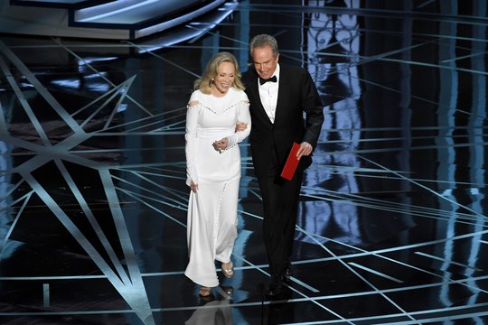 Warren Beatty and Faye Dunaway Will Present the Oscar for Best Picture Again