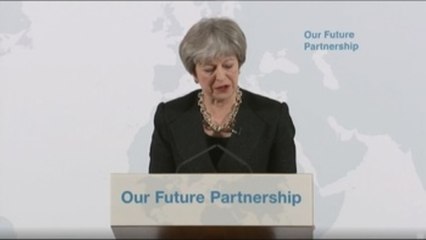May busca una relación comercial con la UE basada en una competencia "justa"