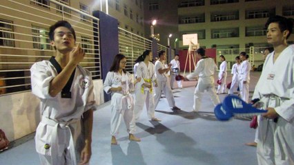 CLB Taekwondo ĐH Thăng Long thứ 2 26-12-2016 MVI_3897