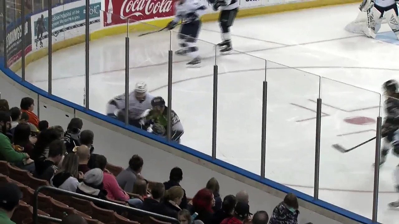 Monarchs Dropped by Railers, 4-1