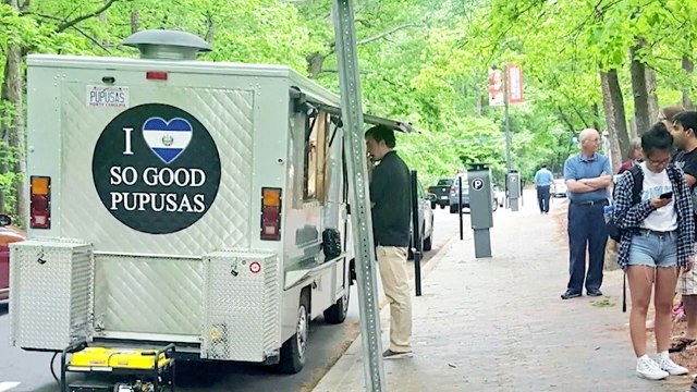 This Woman’s Food Truck Raises Scholarship Money for Undocumented Students