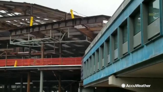 Powerful wind gusts hit LaGuardia Airport